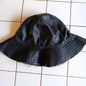 Wilsons Leather floppy/bucket hat L/XL